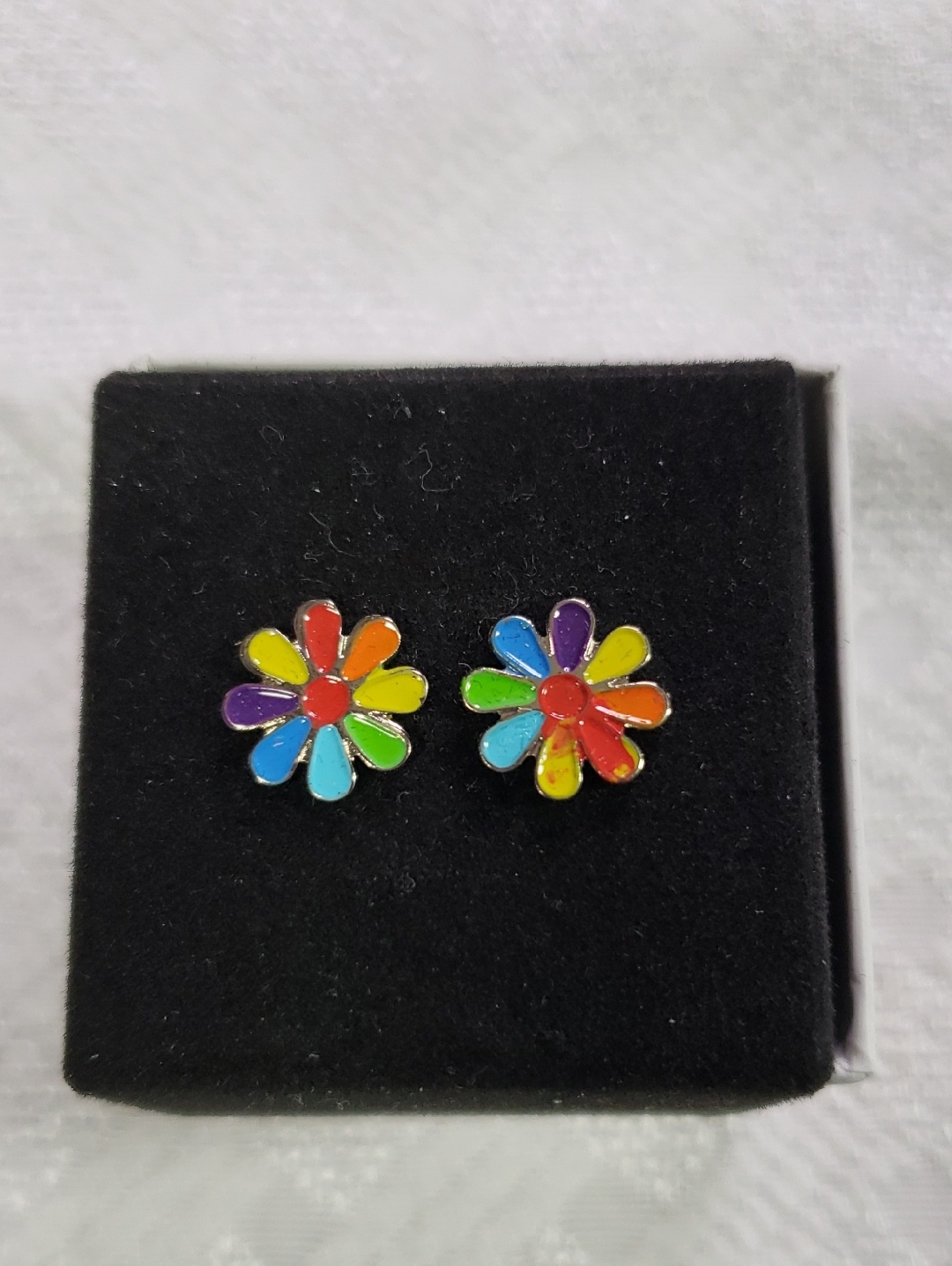 Fun Services Flower Stud Earrings